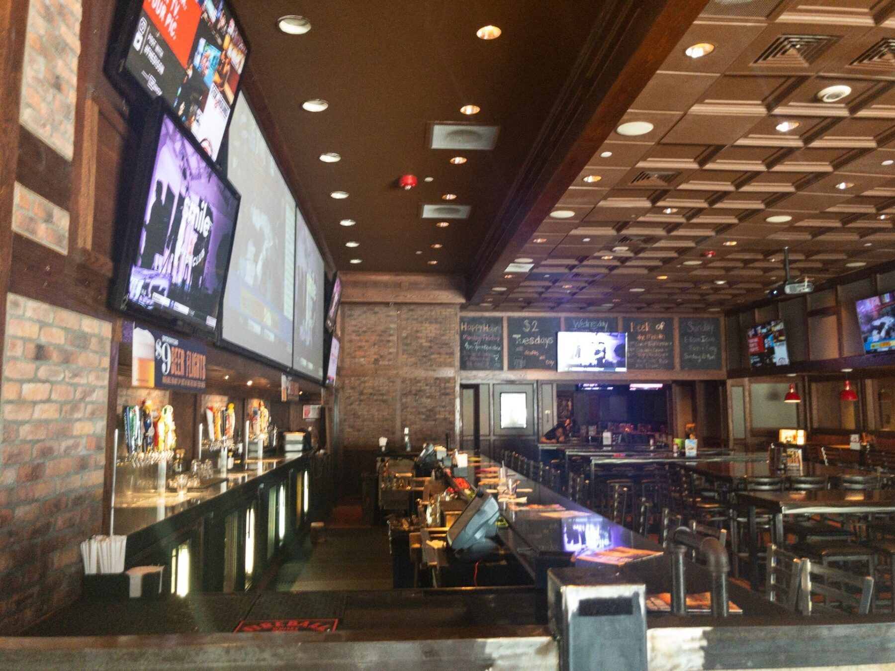 Checked in at Fox & Hound Sports Tavern