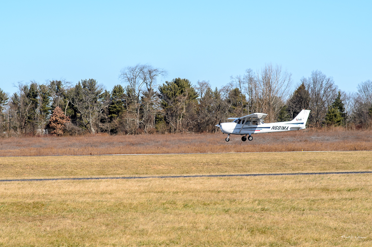 Princeton Airport, Plane Landing